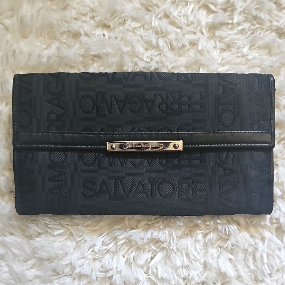 🔥Vintage Salvatore Ferragamo Black Wallet